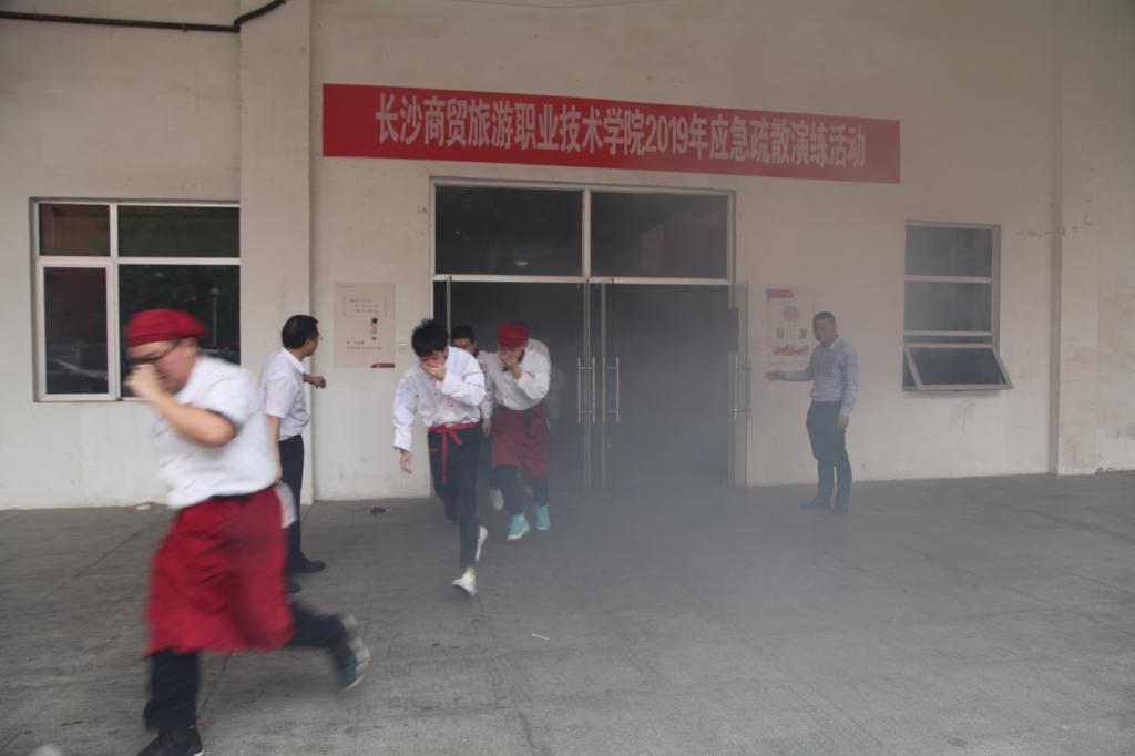 http://www.hncpu.com/__local/1/1F/3C/8B999EA1D73EA38BDC4EC91922C_2073C600_BE50.jpg